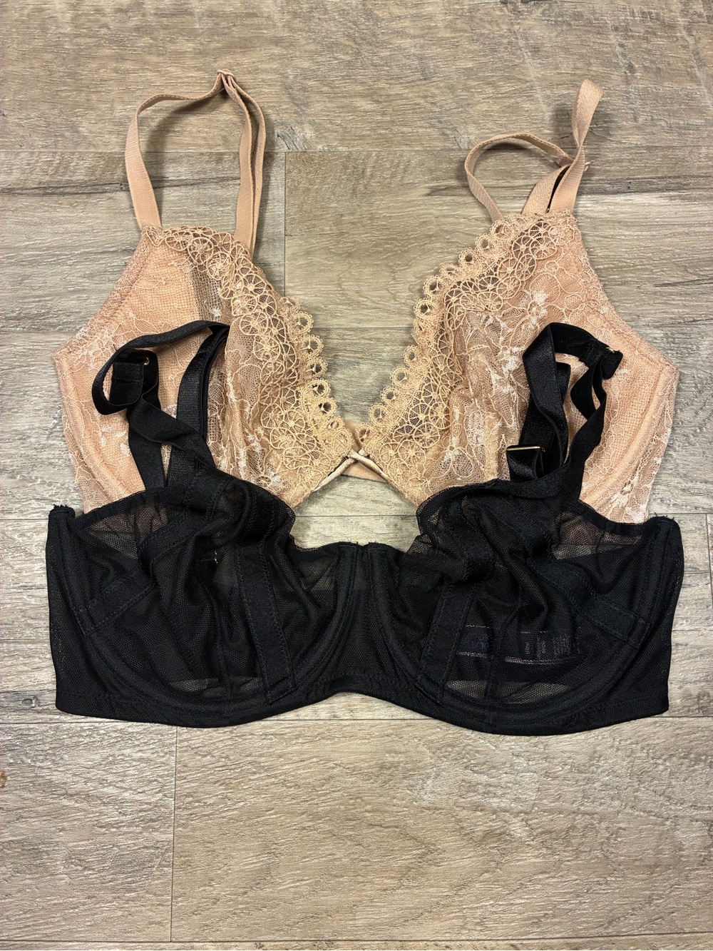 Victoria Secret 2 Underwired Lace Bras Unlined Plunge Balconette